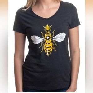 Queen Bee Graphic Print V-Neck‎ Fitted Charcoal Gray Soft Wash T-Shirt Large